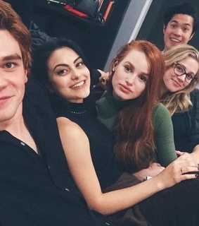 riverdale, madelaine petsch and kj apa