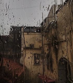 rain, fenetre and building