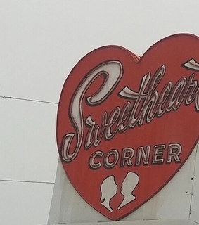 red aesthetics, white and red and white aesthetics