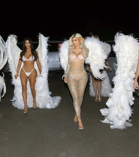 kylie jenner hair, make up and kendall jenner style