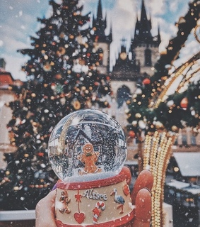 snowglobe, christmaslights and colorful