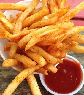ketchup, dinner and chips