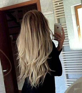 baleyage, baleyage hair and blonde girl