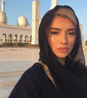 eyes, abu dhabi and abaya
