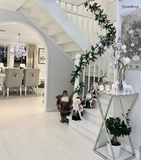 whi, snow and we heart it