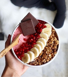 delicious, cereals and smoothie bowl