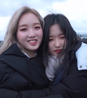 yyxy, loona lq and olivia hye lq