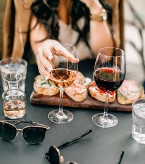 red wine, ros wine and dinner