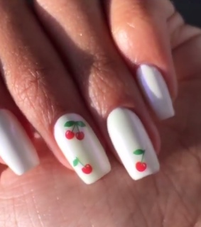 fake nails, nail polish and glossy nails