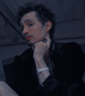 robert sheehan, number 4 and filter