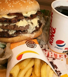 burger, ketchup and fries