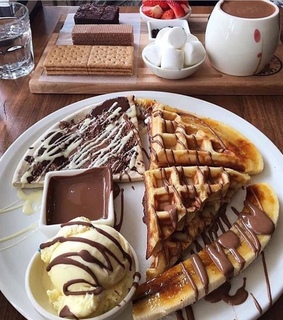 belgian waffles, waffle and food