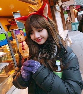 blackpink, lisa and manoban lisa