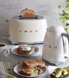 kitchen, toast and smeg