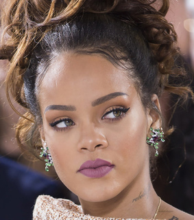 robyn rihanna fenty, lcose up and celebs