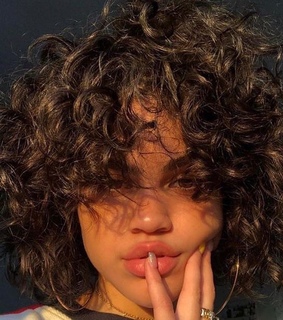 curly hair, hair goals and long hair