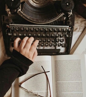 the doctor, eleventh doctor and amy pond