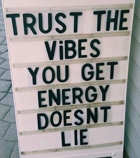 art, vibes and lie