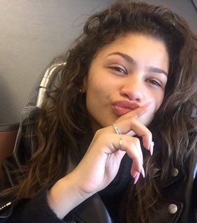 snapchat, actress and selfie