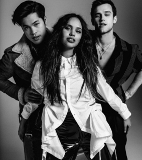 brandon flynn, 13 reasons why and serie