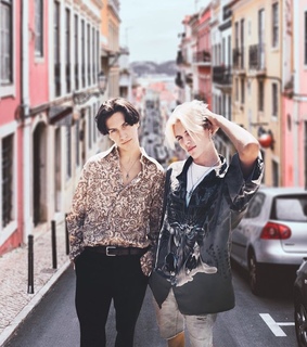 chase hudson, light and hair