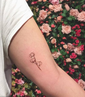 flower tattoos, small tattoos and wickynicky