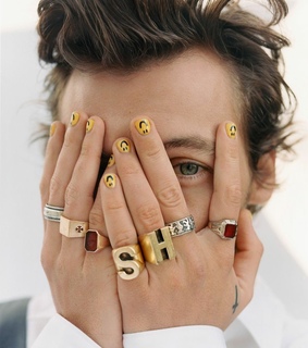 harry styles nails, rings and smile