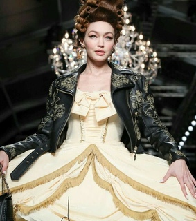 fashion week, fashion and moschino