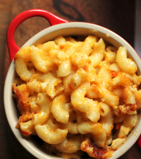 mac and cheese, eat and yum