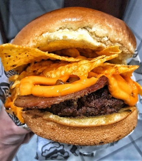 doritos, foodgasm and hamburguer