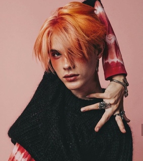 aesthetic, boy and pink