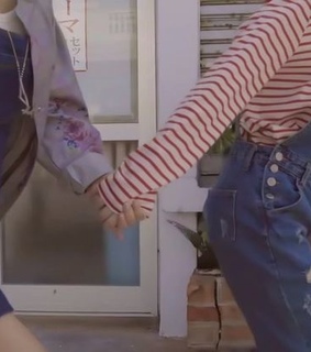 hands, weheartit and truelove