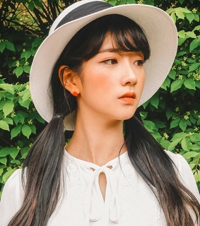 girls, kpop and yoon bomi