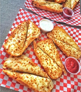 sauce, cheesy and eat