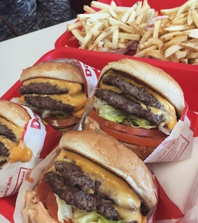 hamburguer, food and french fries