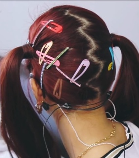 details, yoon bomi and bomi