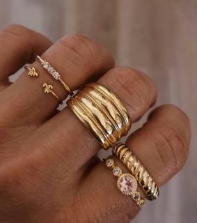 piercing, fashion and necklace