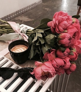 style, flowers and creamer design