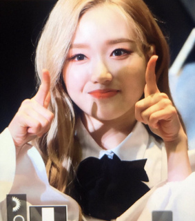 yyxy, loonaverse and preview
