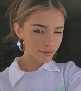 model, madison beer and singer