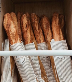 breakfast, clean and baguette