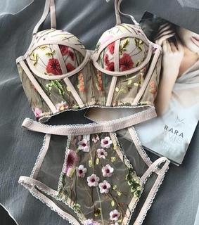 bra, body and fashionista