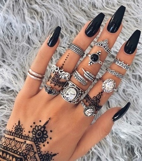 rings, nails and luxury