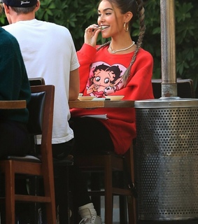 celebrities, girls and pretty girls