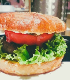 ketchup, yummy and lettuce