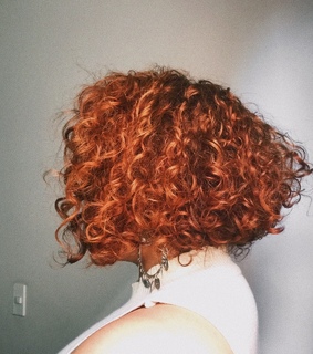 curly hair, short hair and curls