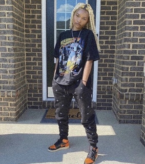 graphic tees, jordans and style