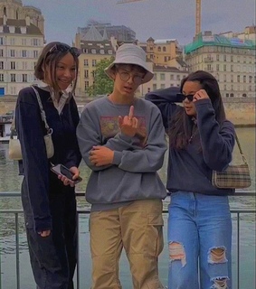 indie, cute and friend group