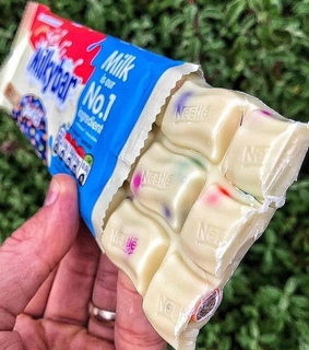 white, dessert and nourriture