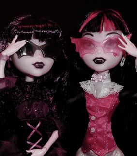 monsterhigh and draculaura